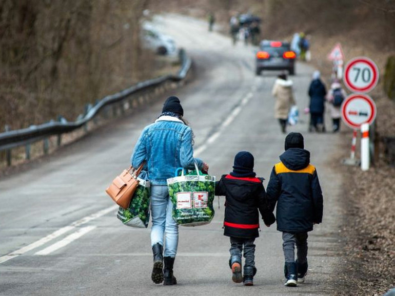 Guerra in Ucraina, l'aiuto ai rifugiati nelle questioni finanziarie