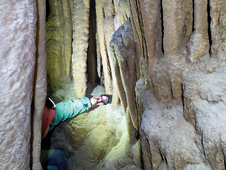 I segreti del regno di mezzo. La grotta della Rivincita scoperta in località Spiazzo di Val Liona nel Vicentino I segreti del regno di mezzo. La grotta della Rivincita scoperta in località Spiazzo di Val Liona nel Vicentino
