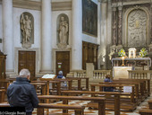 I vescovi europei: in ginocchio davanti all’Eucaristia per invocare la pace