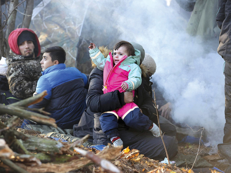 Idomeni, Calais, Lesbo e Ceuta. Oggi Polonia e Bielorussia. L’umanità sbattuta contro il muro