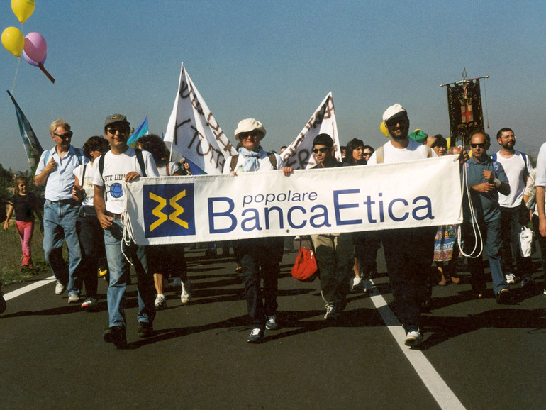 Il denaro usato responsabilmente. Banca Etica compie vent'anni Il denaro usato responsabilmente. Banca Etica compie vent'anni
