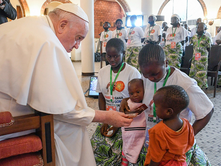 Il forte invito alla riconciliazione. In Repubblica democratica del Congo il papa ha condannato la guerra e la corruzione Il forte invito alla riconciliazione. In Repubblica democratica del Congo il papa ha condannato la guerra e la corruzione