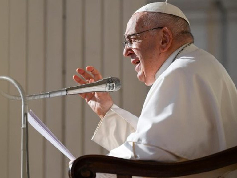 Il Papa risponde ai Dubia di cinque cardinali Il Papa risponde ai Dubia di cinque cardinali