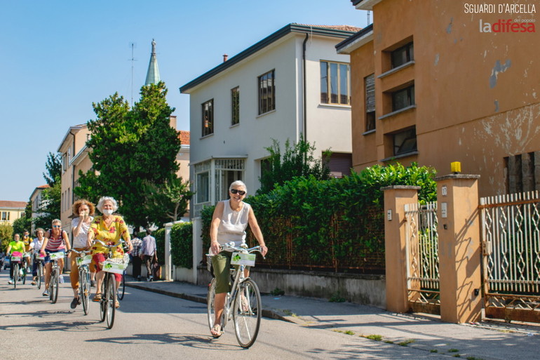 Il Photobike attraversa Padova: una pedalata per scoprire gli spazi rigenerati in città