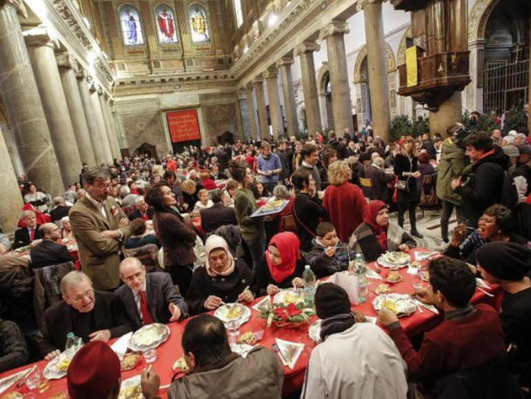 Il pranzo di Natale della Comunità di Sant’Egidio. “Diamo quello che abbiamo ricevuto”