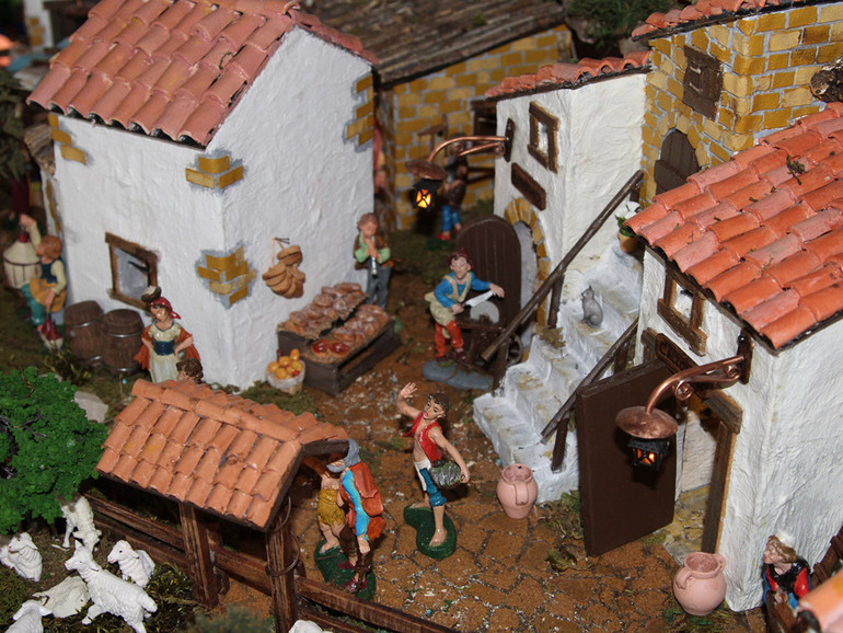 Il presepe artigianale di Andrea e Lidio Zaggia di Due Carrare