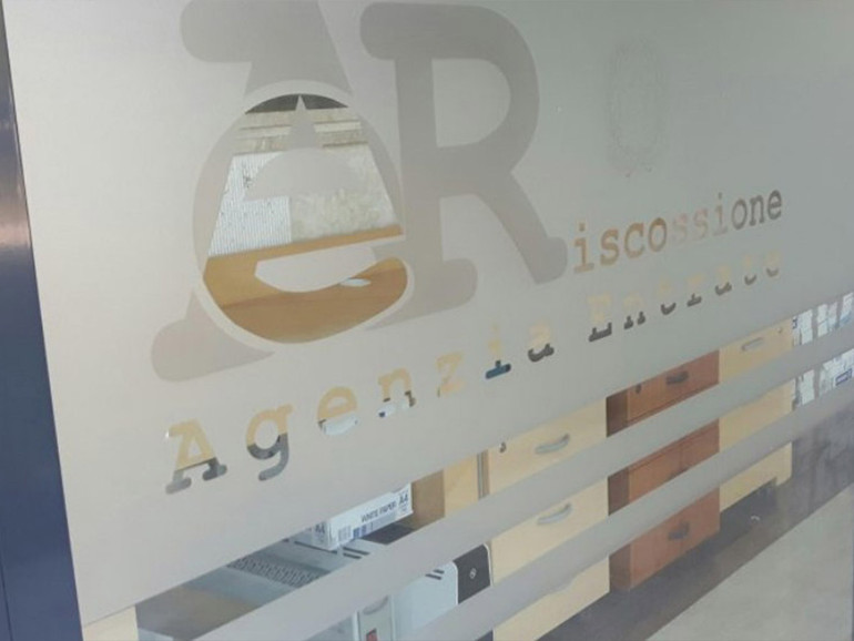 Il sogno di avere un fisco semplice, equo, efficace. Note sulla proposta di revisione del fisco Il sogno di avere un fisco semplice, equo, efficace. Note sulla proposta di revisione del fisco
