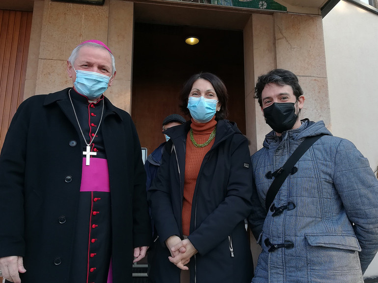 Il vescovo Claudio a Tencarola: "Mentre operiamo il bene non dimentichiamoci di portare a tutti la speranza del Signore" Il vescovo Claudio a Tencarola: "Mentre operiamo il bene non dimentichiamoci di portare a tutti la speranza del Signore"