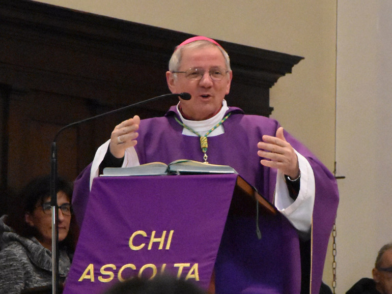 Il vescovo Claudio scrive ai genitori: "Voi, maestri di fede", "Il tempo che stiamo vivendo è opportunità per mettere al centro la famiglia"