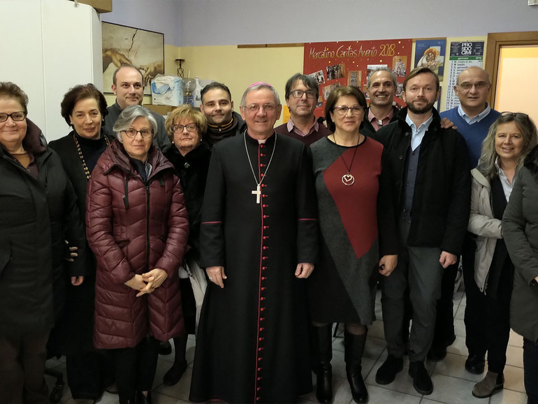 Il vescovo incontra la Caritas di Sant'Agostino. Senza un prete, sì. Senza la carità, mai