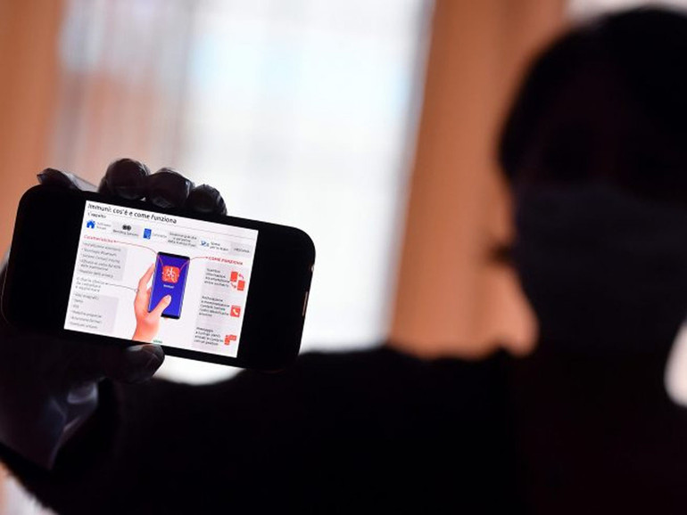 Immuni. Padre Benanti (Gregoriana): “La tecnologia può essere un aiuto, ma la risposta alla pandemia deve restare umana” Immuni. Padre Benanti (Gregoriana): “La tecnologia può essere un aiuto, ma la risposta alla pandemia deve restare umana”
