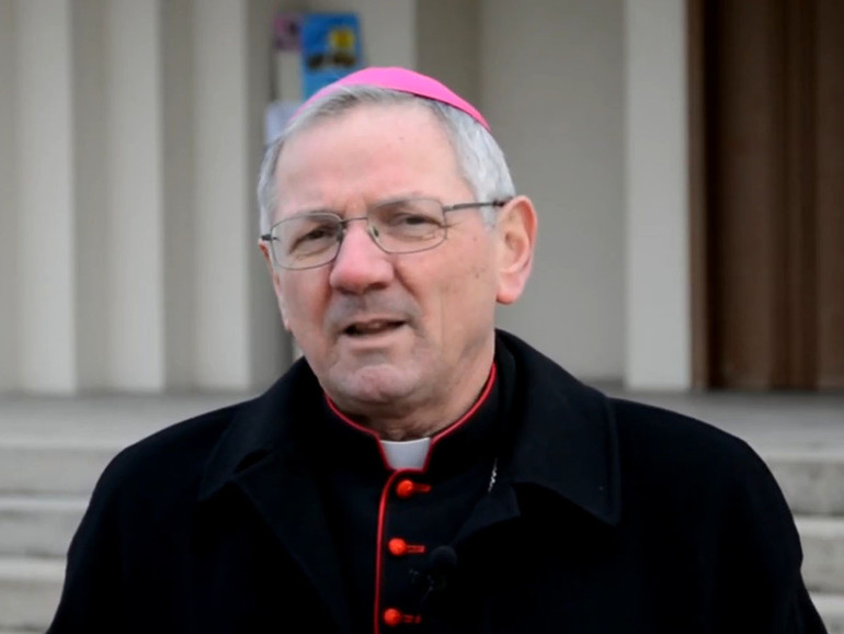 In Gesù, Dio riscalda la nostra umanità. Gli auguri natalizi del vescovo Claudio In Gesù, Dio riscalda la nostra umanità. Gli auguri natalizi del vescovo Claudio