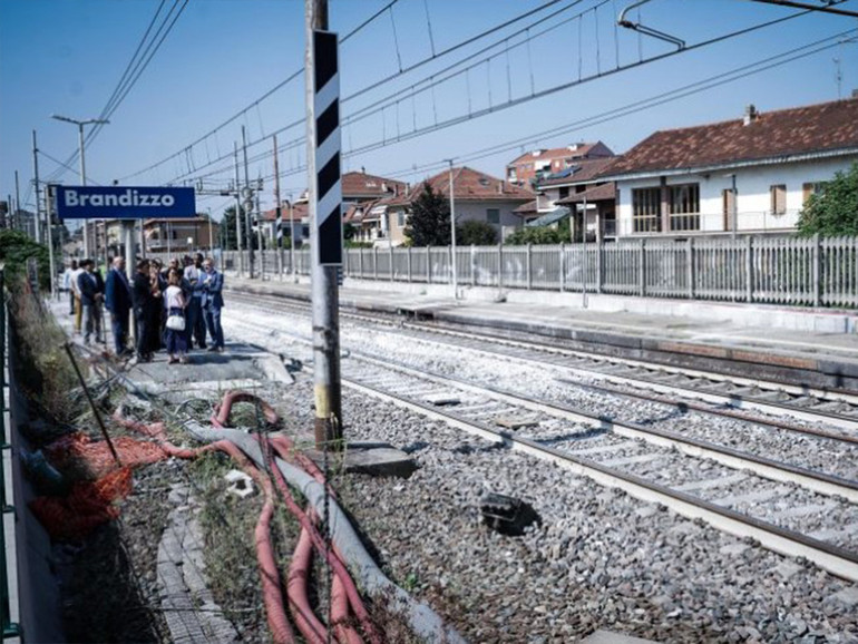 Incidente ferroviario a Brandizzo: mons. Arnolfo (Vercelli), “il Signore ci conceda maggior rispetto della vita e della sua dignità”