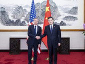 Incontro a Pechino. Politi (Nato): “Usa e Cina sanno che è necessaria una coesistenza pacifica competitiva”