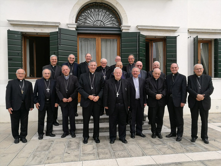 Incontro e dialogo dei vescovi del Triveneto con il presidente della Cei Card. Bassetti