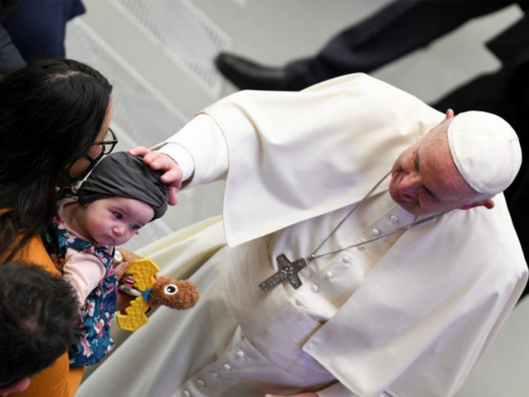 Incontro mondiale famiglie: don Insero, “domani in collegamento una parrocchia di Kiev”. Al termine il discorso del Papa