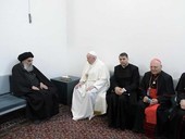 Incontro storico con il Grand Ayatollah al-Sistani e preghiera nella piana di Ur, “strumenti di riconciliazione” nella terra di Abramo