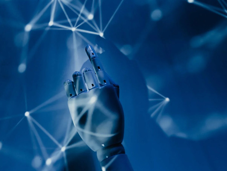 Intelligenza artificiale? Dietro c’è sempre l’uomo Intelligenza artificiale? Dietro c’è sempre l’uomo