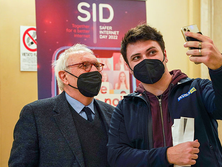 Internet, il ministero dell'Istruzione celebra il Safer internet day Internet, il ministero dell'Istruzione celebra il Safer internet day