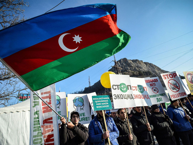 Isolati e in crisi. Chiuso da dicembre il corridoio tra Nagorno-Karabakh e l'Armenia Isolati e in crisi. Chiuso da dicembre il corridoio tra Nagorno-Karabakh e l'Armenia