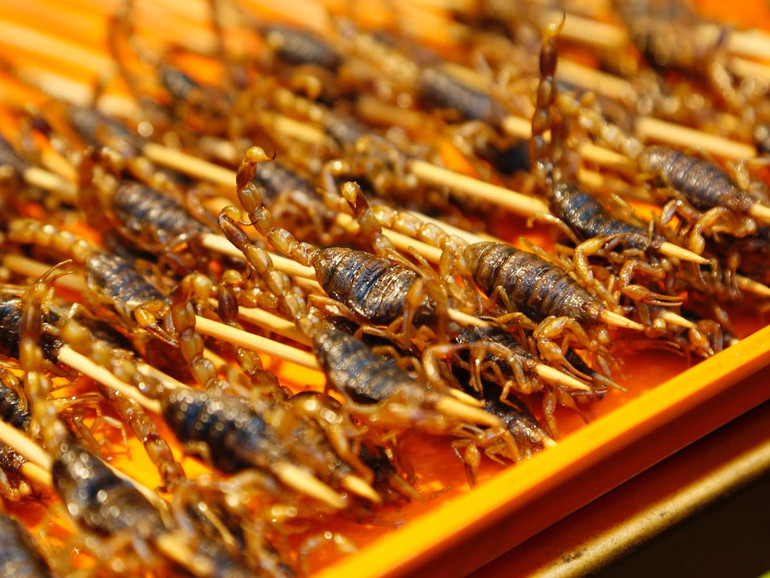 L’agroalimentare alla sfida degli insetti. Il mercato si sta evolvendo tra “nuovi” alimenti e tradizione enogastronomica L’agroalimentare alla sfida degli insetti. Il mercato si sta evolvendo tra “nuovi” alimenti e tradizione enogastronomica
