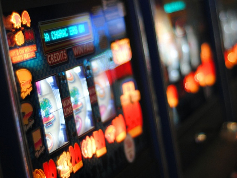“L'azzardo non è un gioco”, online le videotestimonianze di commercianti slot free