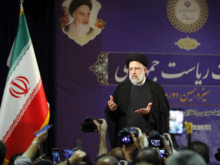 L’Iran al voto presidenziale. Hassan Rouhani farà spazio all’ottavo presidente