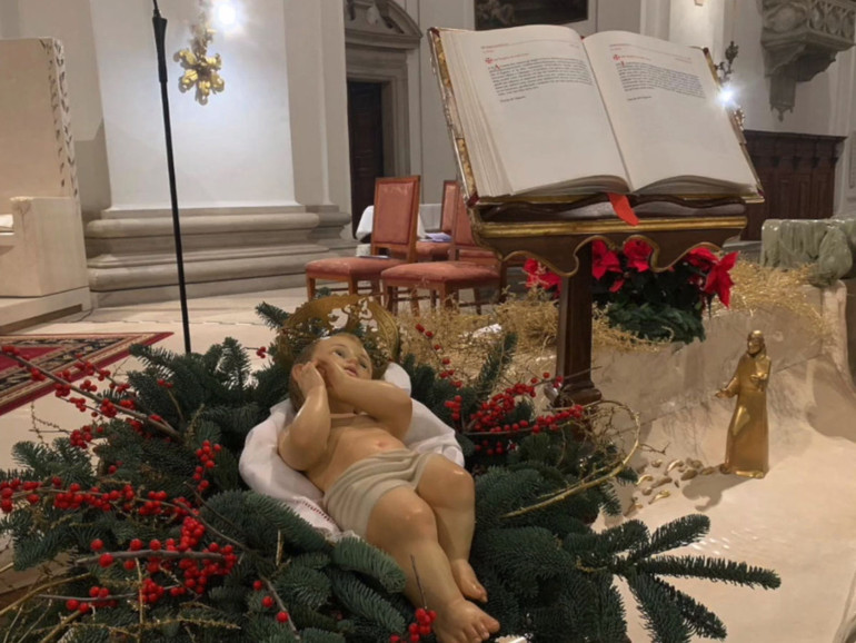 L'omelia del vescovo Claudio nella notte di Natale L'omelia del vescovo Claudio nella notte di Natale