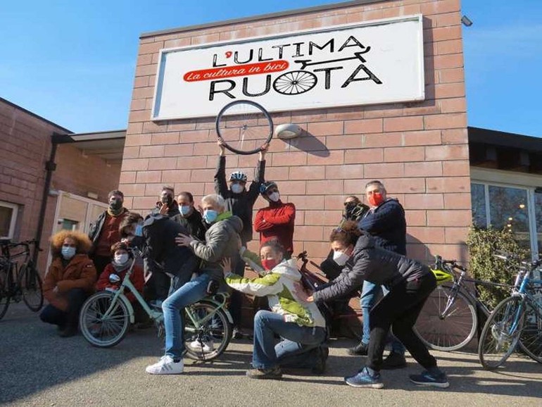 “L'ultima Ruota”, viaggio in bici da Milano a Sanremo dei lavoratori dello spettacolo