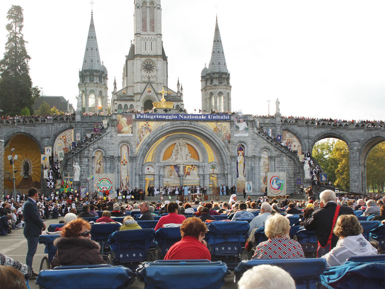 L'Unitalsi a Lourdes in pulmann