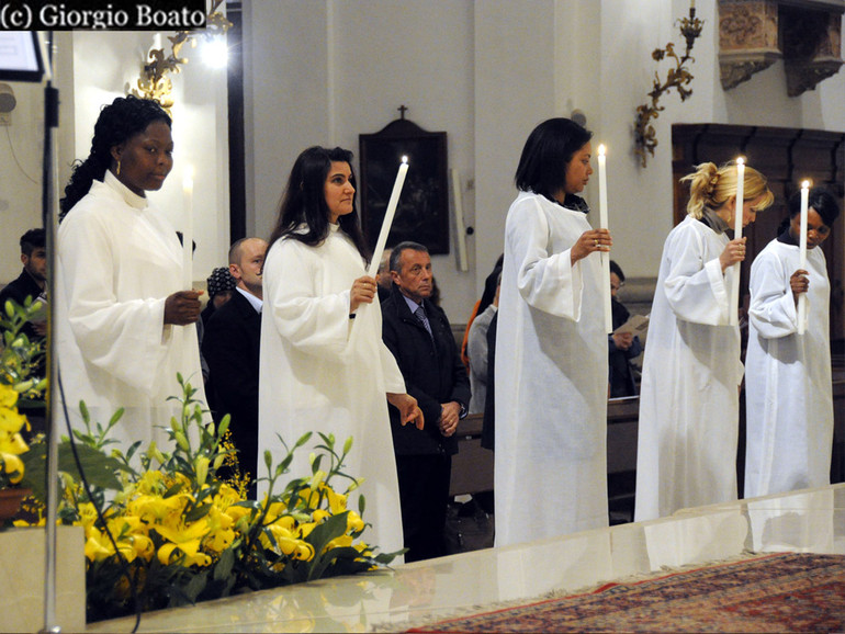 La gioia dei sacramenti. Sabato 20, sette catecumeni riceveranno battesimo, cresima ed eucaristia in Cattedrale