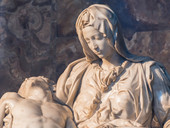 La Pietà di Michelangelo. Il punto dove il dito di Dio e dell’uomo si toccano
