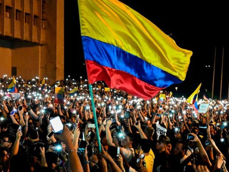 La protesta a oltranza. La Colombia è nel caos: la riforma-austerity ha fatto infuriare il popolo