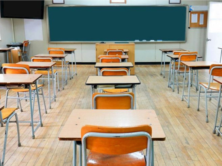 La scuola al tempo del Coronavirus. Chiusa. O quasi... La “sperimentazione” in atto mette in luce le tante diversità del mondo scolastico La scuola al tempo del Coronavirus. Chiusa. O quasi... La “sperimentazione” in atto mette in luce le tante diversità del mondo scolastico