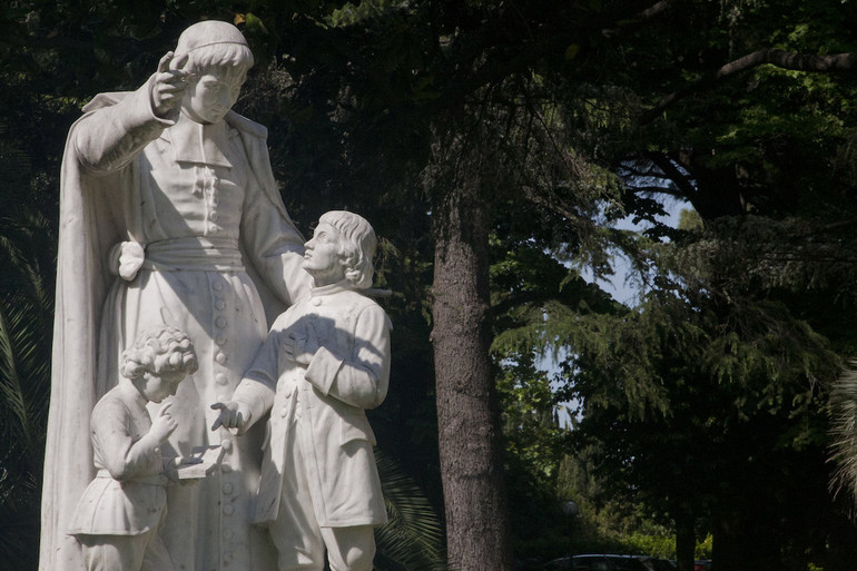 La scuola aperta a tutti di san Giovanni Battista De La Salle La scuola aperta a tutti di san Giovanni Battista De La Salle