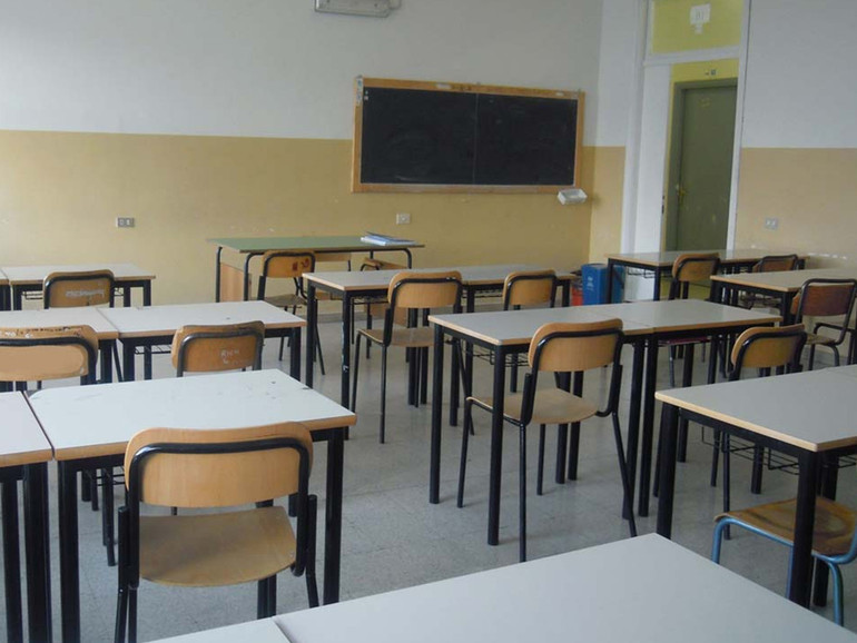 La scuola e quella "attenzione spasmodica delle famiglie" La scuola e quella "attenzione spasmodica delle famiglie"
