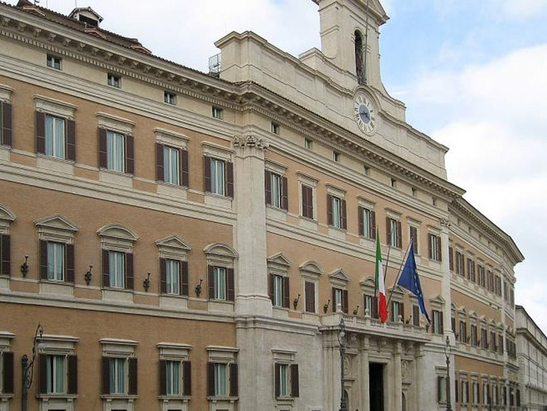 Le istituzioni della Repubblica: amiche o nemiche della democrazia? Le istituzioni della Repubblica: amiche o nemiche della democrazia?