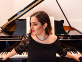 Leonora Armellini, tra le migliori pianiste al mondo. Al piano, come fosse poesia