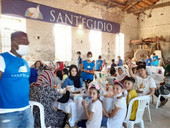 Lesbo: la Comunità di Sant’Egidio apre il “Ristorante dell’amicizia” e organizza un corso d’inglese per rifugiati