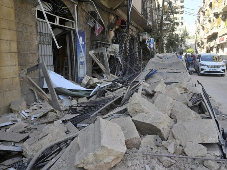 Libano: esplosioni a Beirut. La testimonianza di Anna Maria Ward, “paesaggio apocalittico, ma oggi la città si è rialzata in piedi”