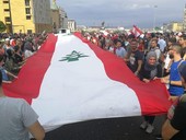 Libano. Il popolo unito invade le piazze per protestare contro il carovita e la corruzione