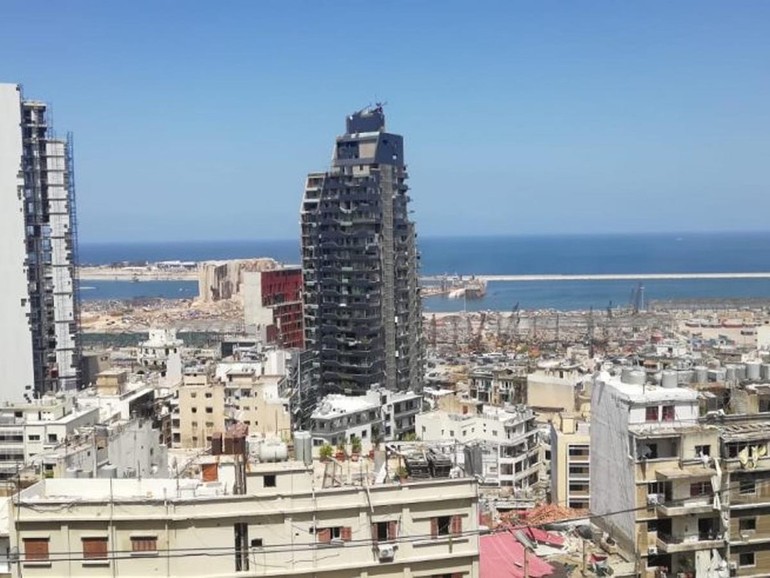 Libano. P. Lutfi (Beirut): “Un anno dopo l’esplosione al porto ferita ancora sanguinante”