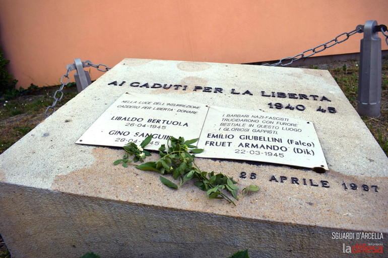 Liberazione, la lapide all'Arcella che ricorda il luogo dell'uccisione di due gappisti nel marzo del 1945