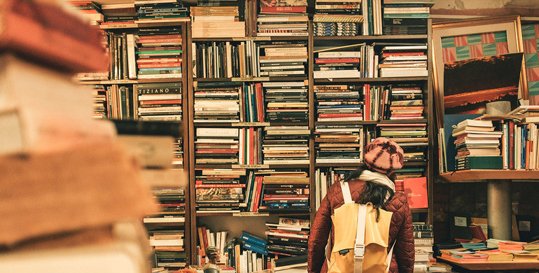 Libri. Nel labirinto di carta non c'è solo il peso economico