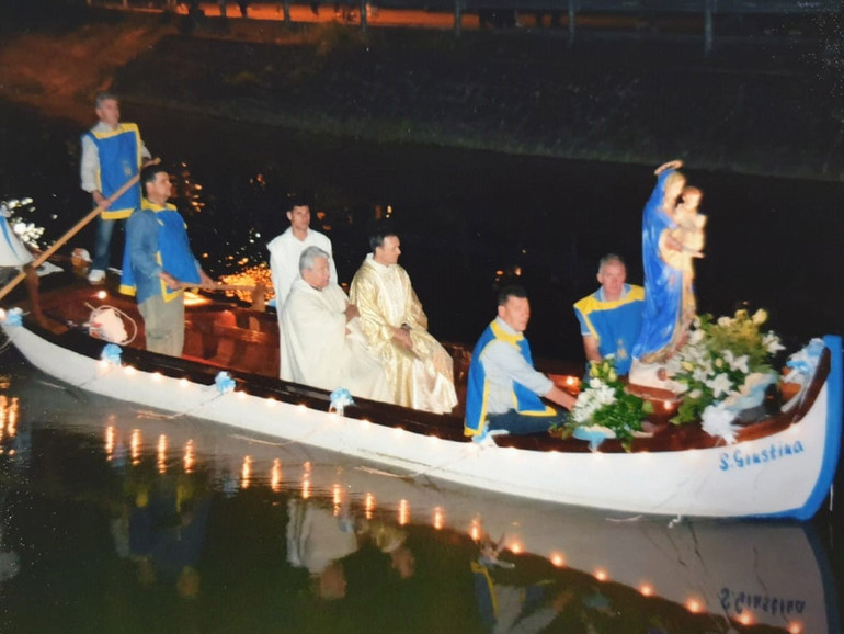 Lova. Il 25 maggio la Madonna in barca sul Fiumazzo Lova. Il 25 maggio la Madonna in barca sul Fiumazzo