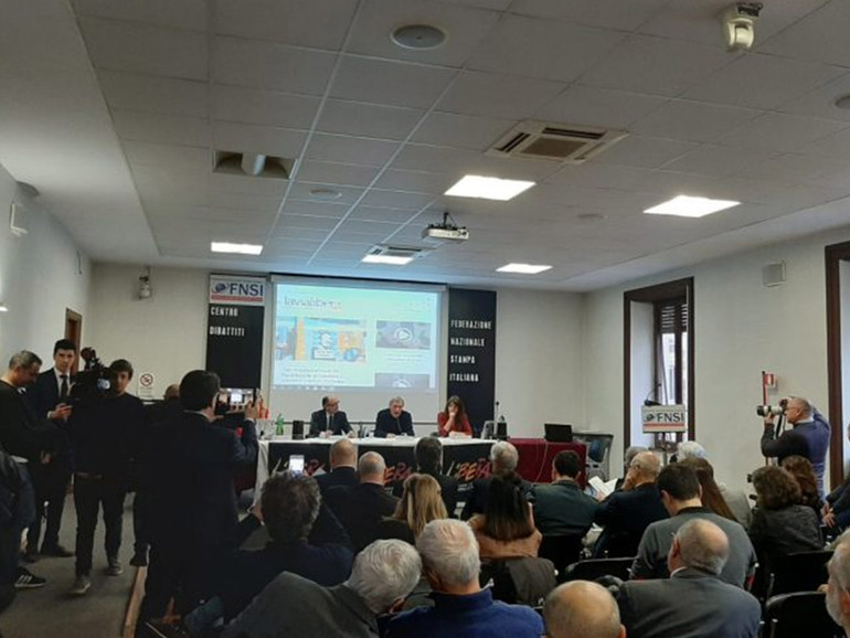 Mafia, nasce la rivista bimestrale “lavialibera”. Don Ciotti: “La conoscenza è la via maestra del cambiamento” Mafia, nasce la rivista bimestrale “lavialibera”. Don Ciotti: “La conoscenza è la via maestra del cambiamento”