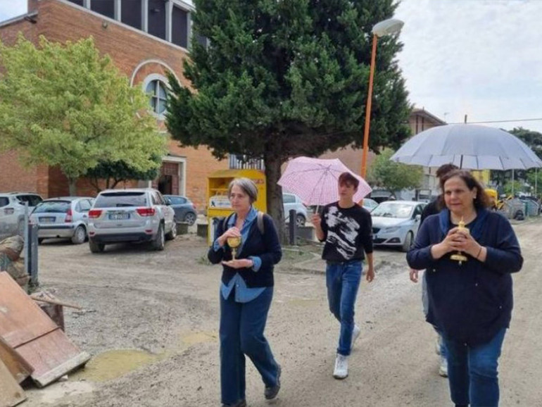 Maltempo in Emilia Romagna: ancora allerta rossa ma la solidarietà non si ferma Maltempo in Emilia Romagna: ancora allerta rossa ma la solidarietà non si ferma
