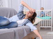 Mamme "equilibriste" tra lavoro e famiglia: 6,2 milioni con un figlio minorenne