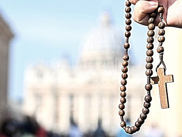 Maratona del Rosario indetta da papa Francesco. Il grido della preghiera