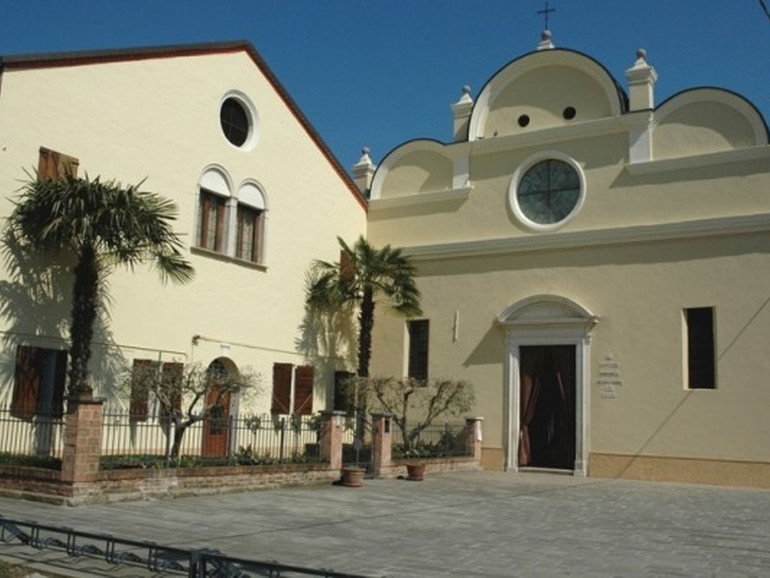 Mercoledì 20 maggio: dal santuario di Terrassa Padovana il rosario in diretta Youtube e su Tv7 Azzurra per il mondo della comunicazione Mercoledì 20 maggio: dal santuario di Terrassa Padovana il rosario in diretta Youtube e su Tv7 Azzurra per il mondo della comunicazione